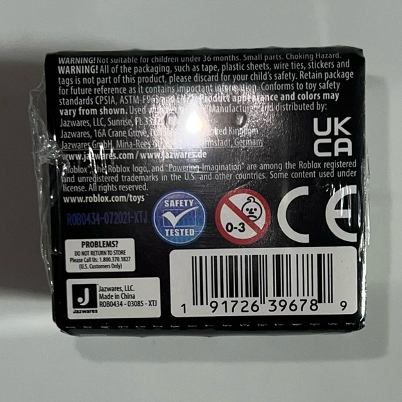 ROBLOX Action Figure Collect Series 10 Mystery Box Cube Mini Figure Virtual Code - Picture 11 of 11